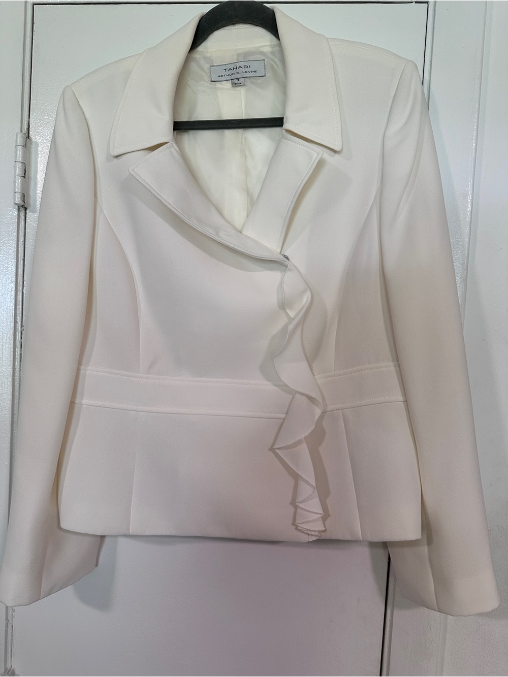 Tahari Arthur S Levine white Cream asymmetrical Ruffle-Front Blazer Jacket Sz 12